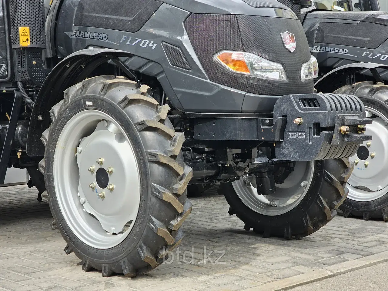 Трактор "FARMLEAD-FL704"