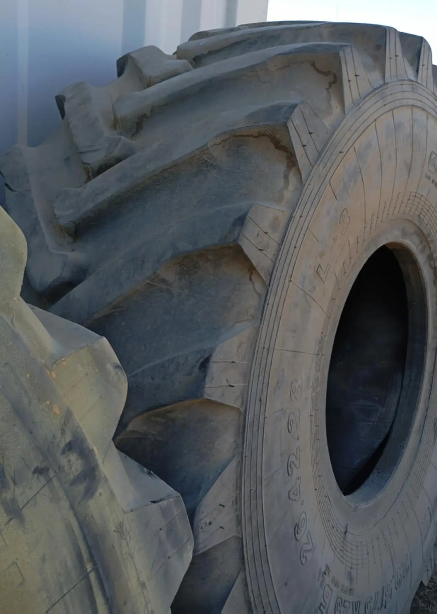 Кировецқа 29.5/75 R25 "Belshina"