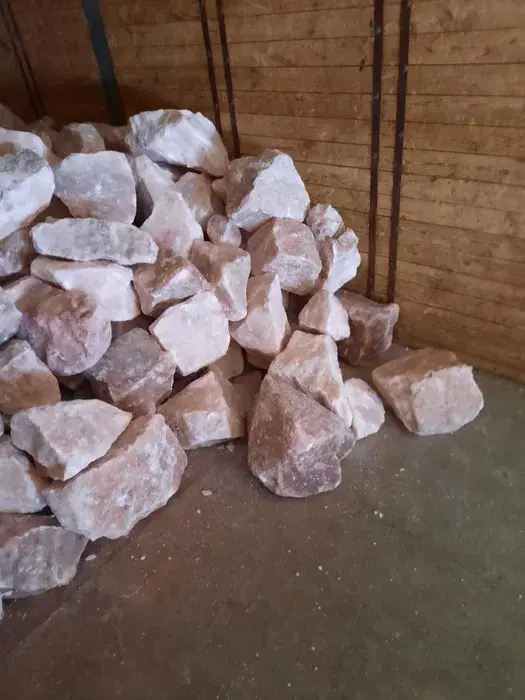 Соль кормовая лизунец, розовая, гималаиская,