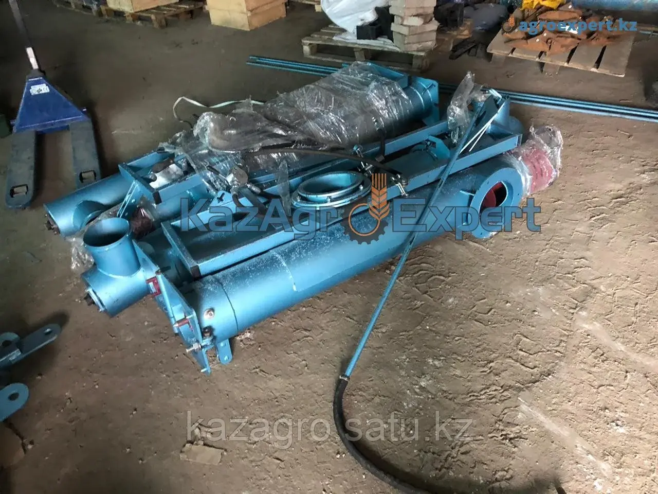 Загрузчик сеялок ЗСН-25