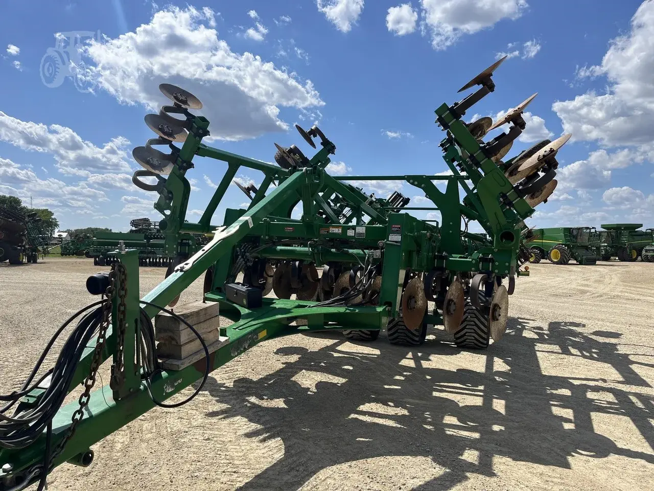 Глубокорыхлитель John Deere 2730 (11 стоек) (6.7 м) (2019)