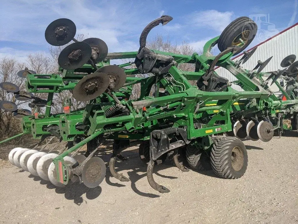 Глубокорыхлитель John Deere 2730 (11 стоек) (6.7 м) (2022) Код: ГЛ0148