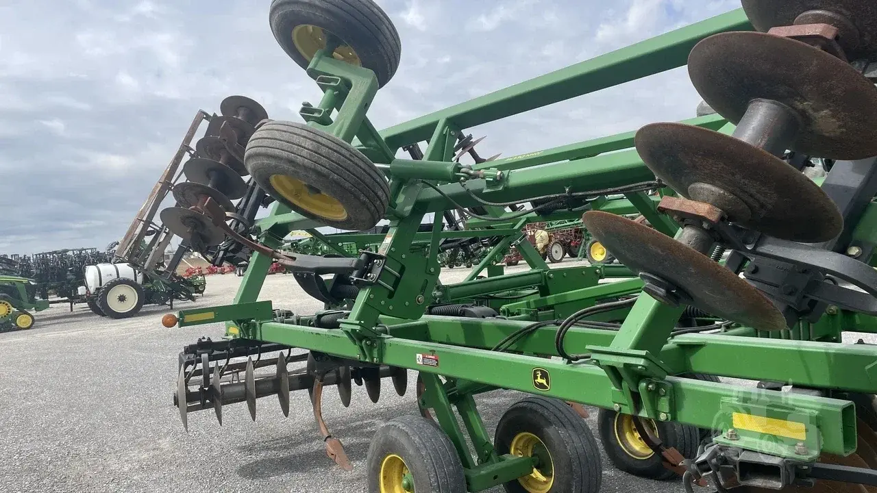 Глубокорыхлитель John Deere 512 (9 стоек) (6.9 м) (2012) Код: ГЛ0120