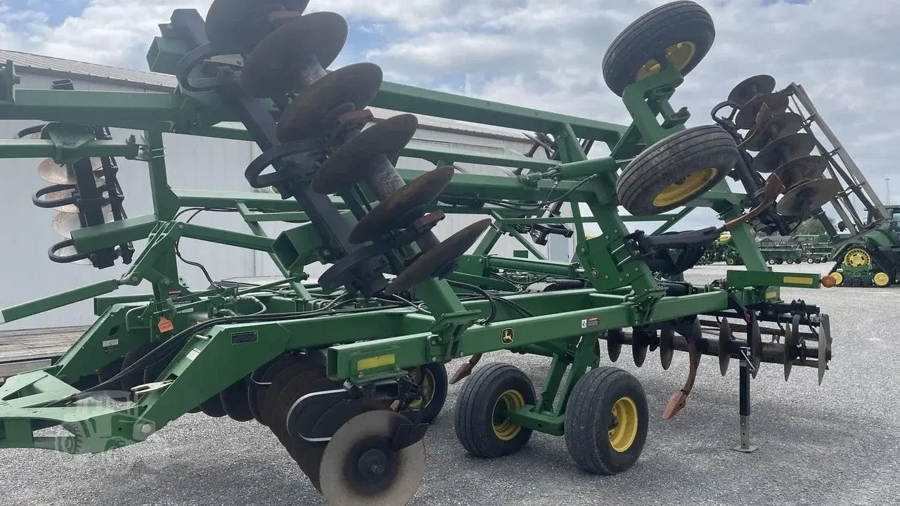 Глубокорыхлитель John Deere 512 (9 стоек) (6.9 м) (2008) Код: ГЛ0118