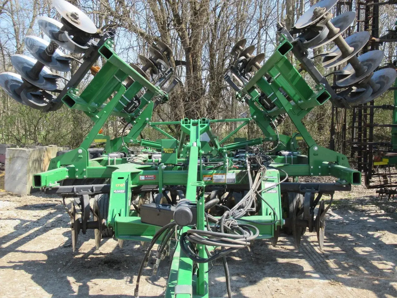 Глубокорыхлитель John Deere 2700 (9 стоек) Код: ГЛ0076