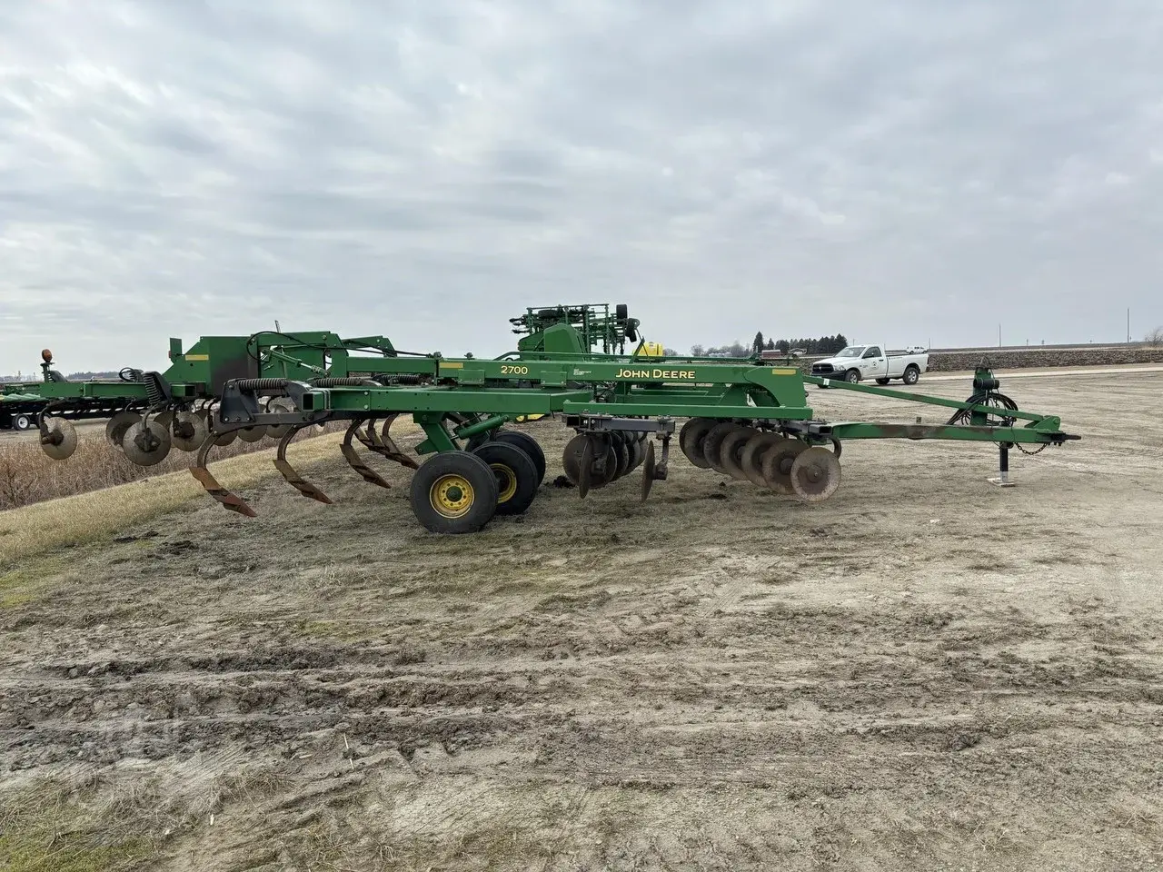 Глубокорыхлитель John Deere 2700 (5.4 м) (7 стоек) Код: ГЛ0071