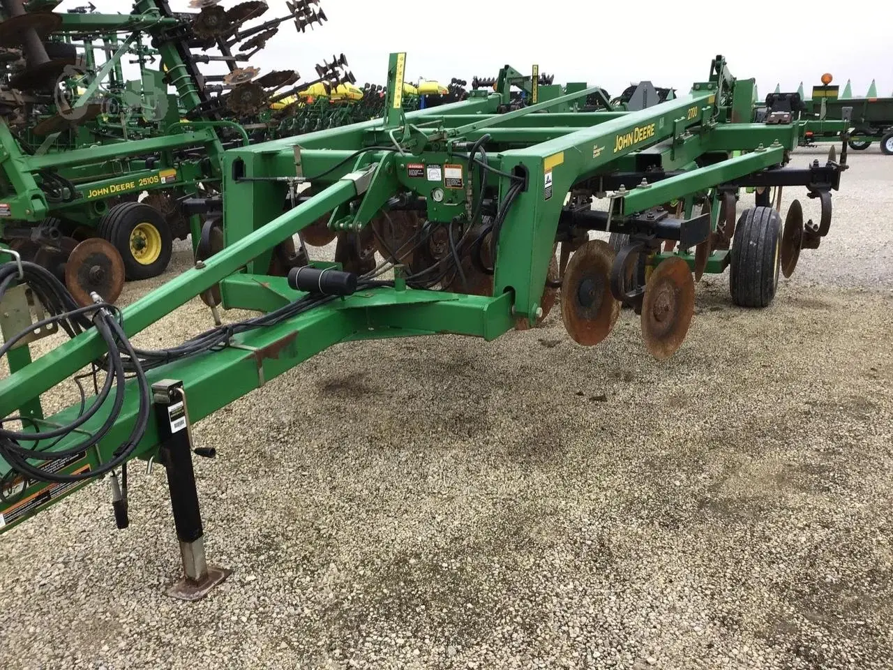 Глубокорыхлитель John Deere 2700 (5 стоек) Код: ГЛ0065