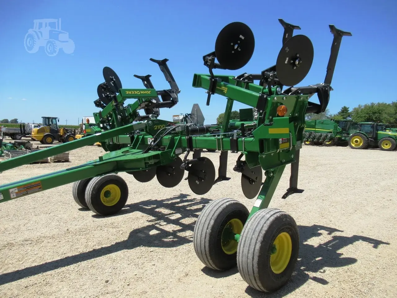 Глубокорыхлитель John Deere 2100 (9 стоек) Код: ГЛ0062