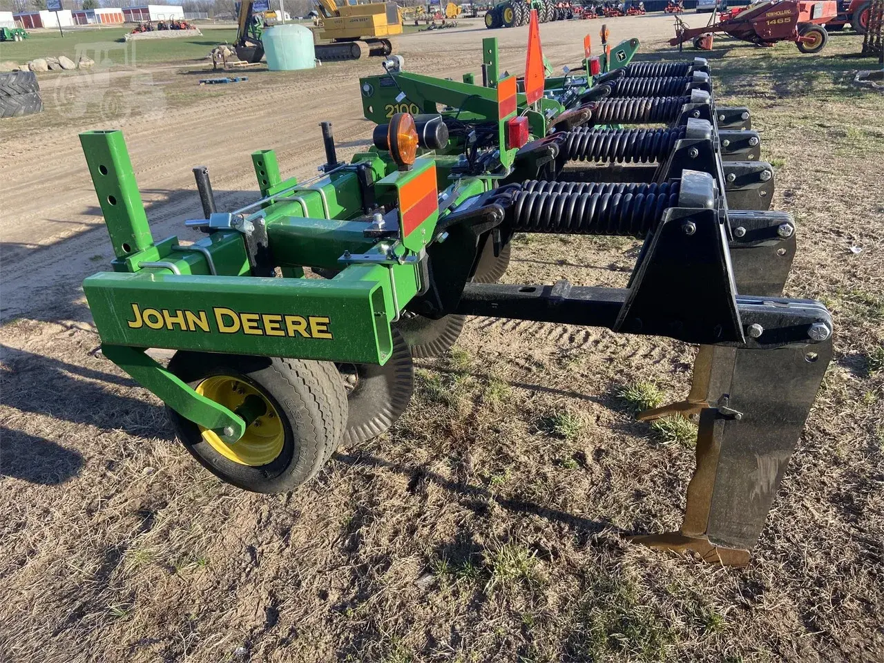 Глубокорыхлитель John Deere 2100 (5 стоек) Код: ГЛ0059