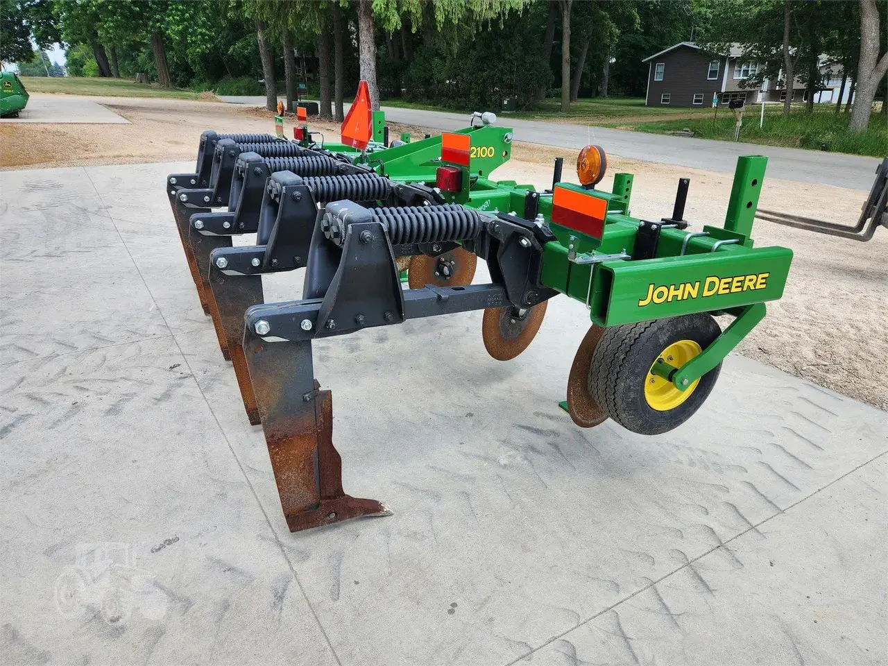 Глубокорыхлитель John Deere 2100 (5 стоек) Код: ГЛ0058