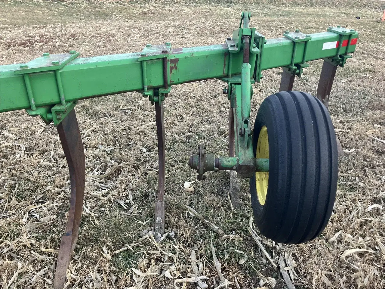 Глубокорыхлитель John Deere 900 (13 стоек) Код: ГЛ0056