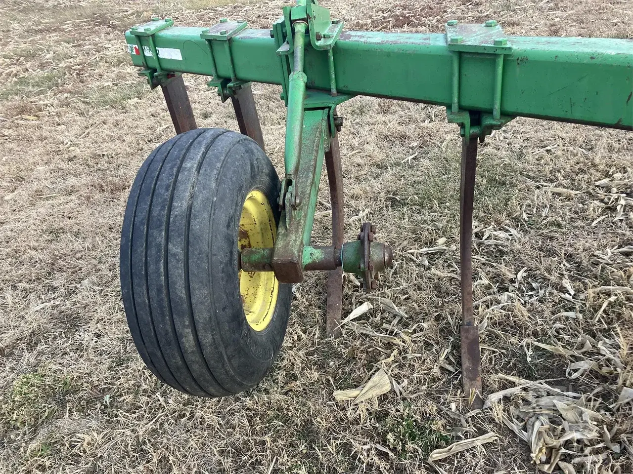 Глубокорыхлитель John Deere 900 (11 стоек) Код: ГЛ0055