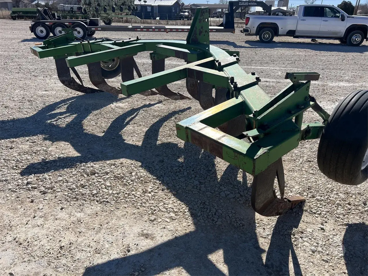 Глубокорыхлитель John Deere 900 (9 стоек) Код: ГЛ0054