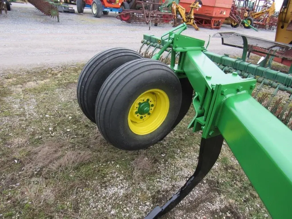 Глубокорыхлитель John Deere 900 (9 стоек) Код: ГЛ0052