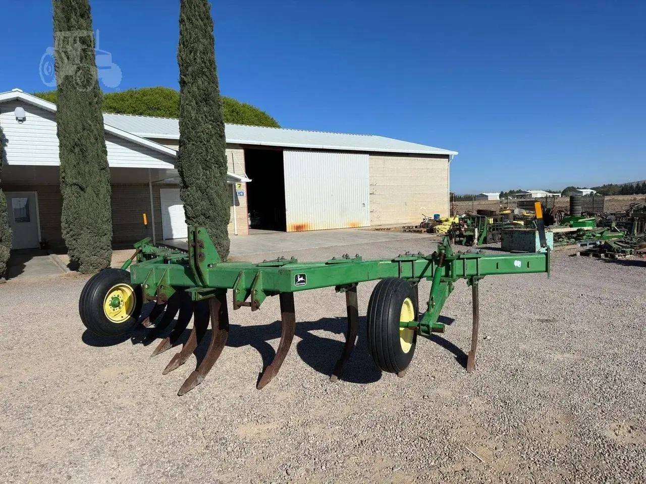 Глубокорыхлитель John Deere 915 (9 стоек) Код: ГЛ0040