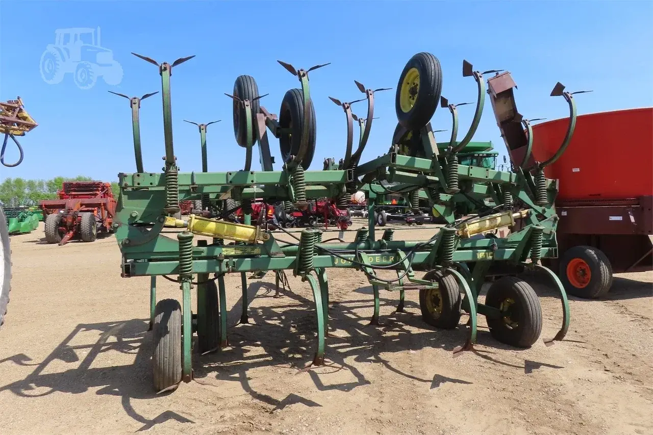Глубокорыхлитель John Deere E1600 (8.2 м) Код: ГЛ0015